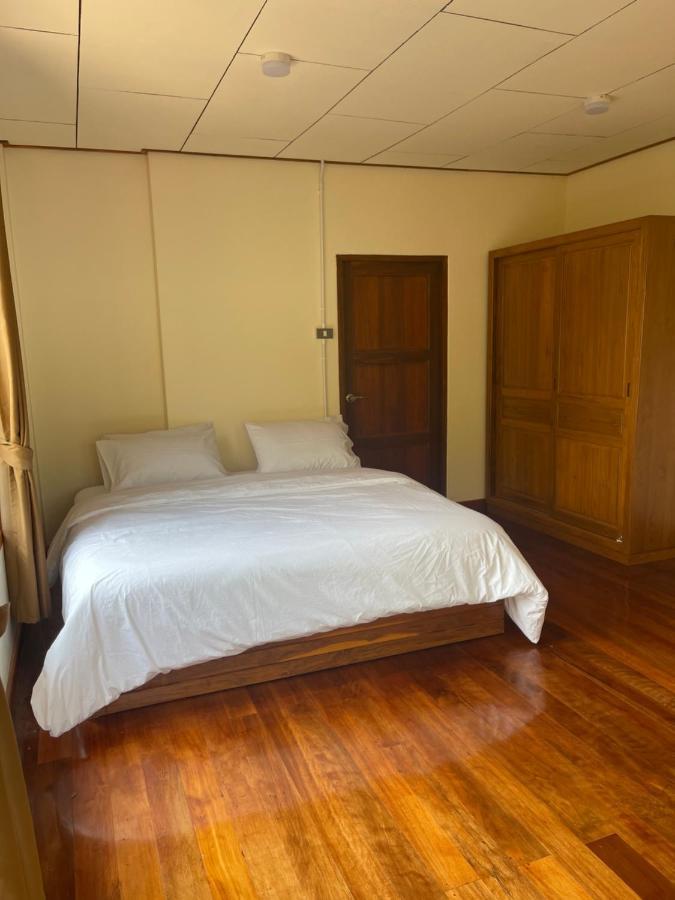 Banmai87 Guest House บ้านไม้87 เกสต์เฮ้าส์ Phra Nakhon Si Ayutthaya Exterior photo