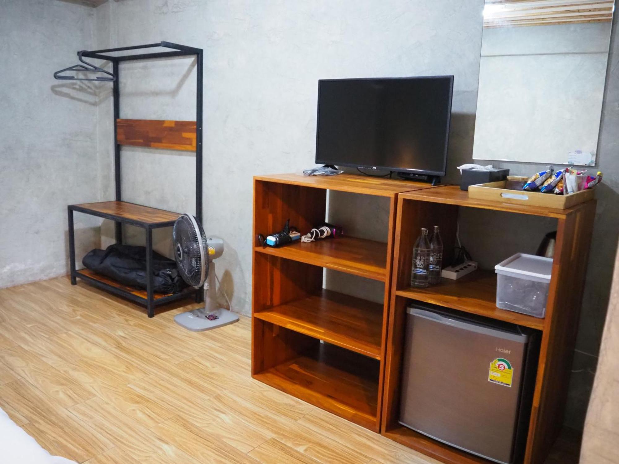 Banmai87 Guest House บ้านไม้87 เกสต์เฮ้าส์ Phra Nakhon Si Ayutthaya Exterior photo