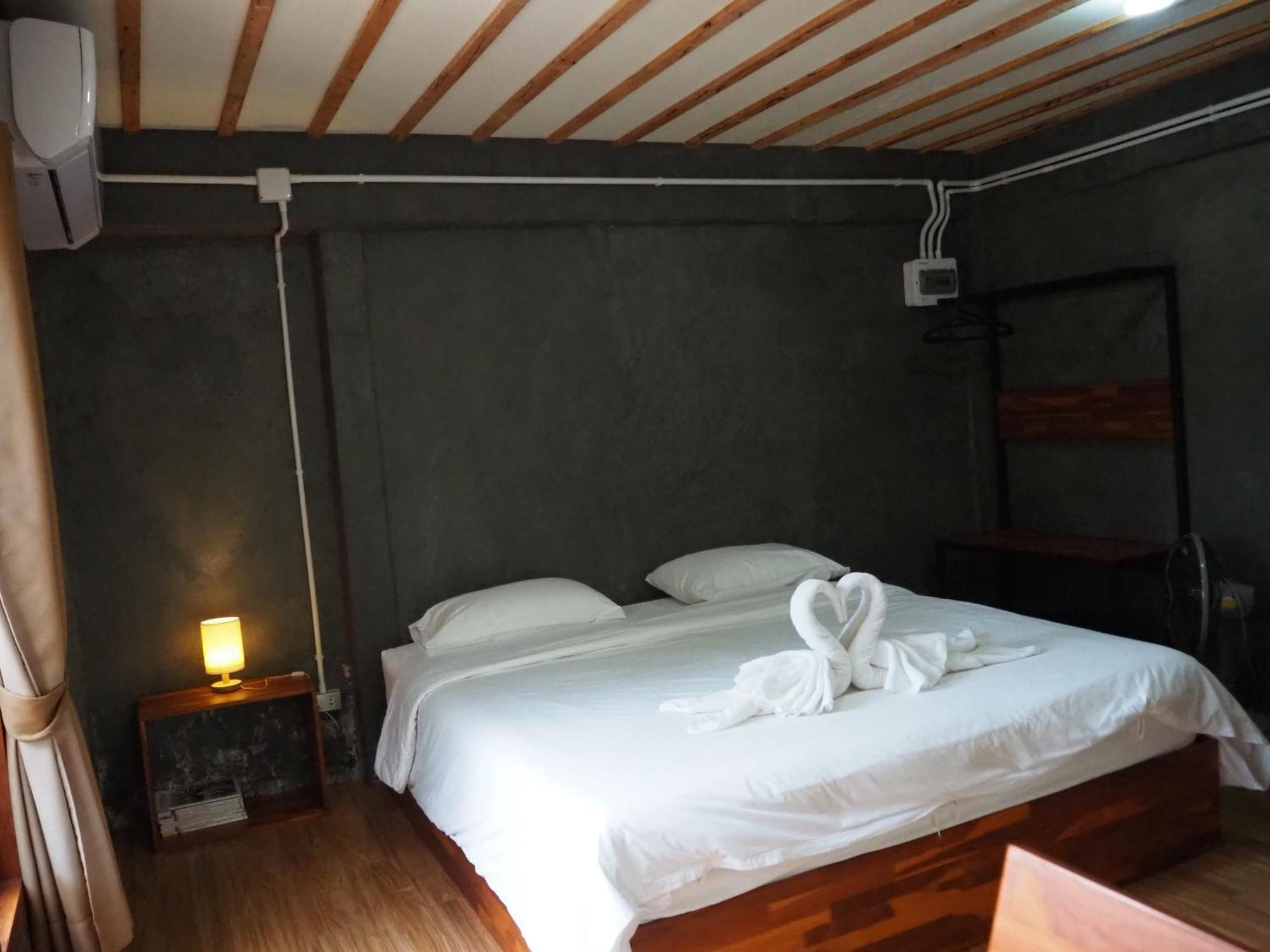 Banmai87 Guest House บ้านไม้87 เกสต์เฮ้าส์ Phra Nakhon Si Ayutthaya Exterior photo